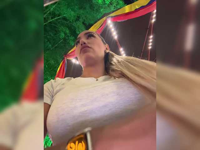 emilyleah live sex show