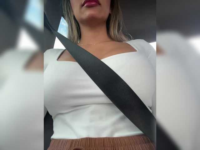 EmilyLeah's BongaCams show and profile