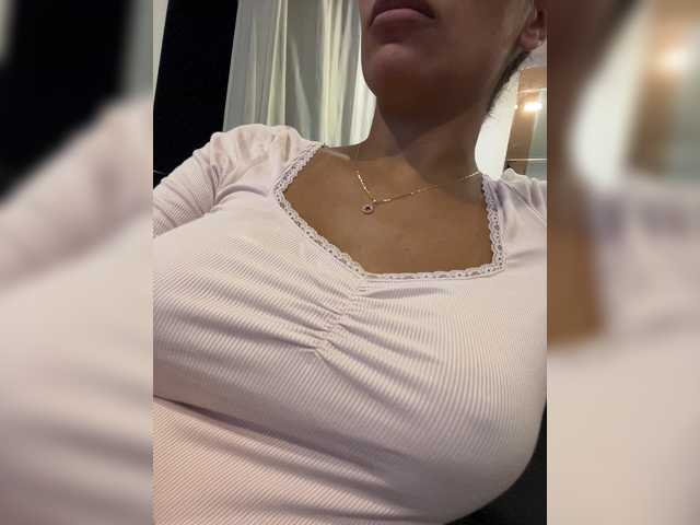 EmilyLeah live webcam show