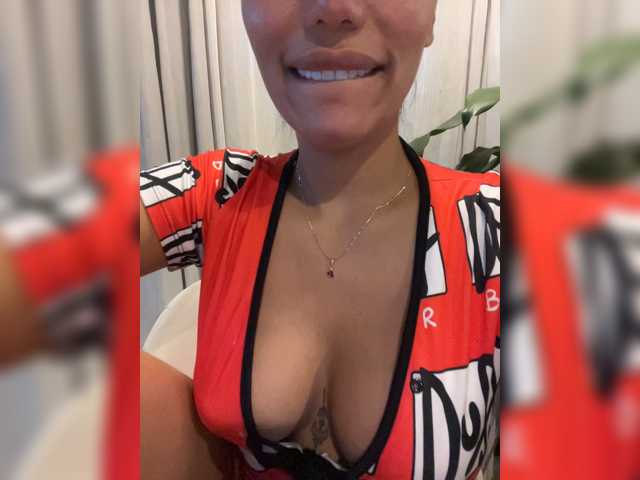 EmilyLeah live cam on BongaCams