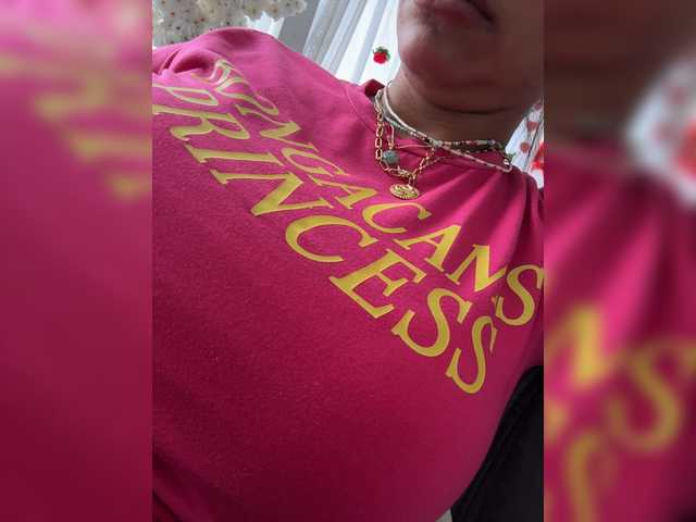 EmilyLeah live cam on BongaCams