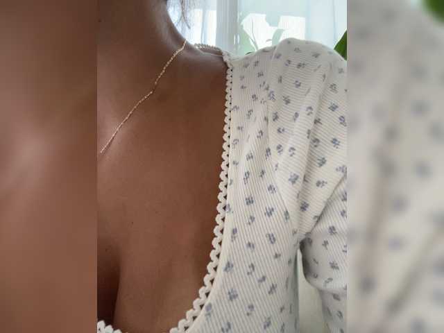 EmilyLeah live webcam show
