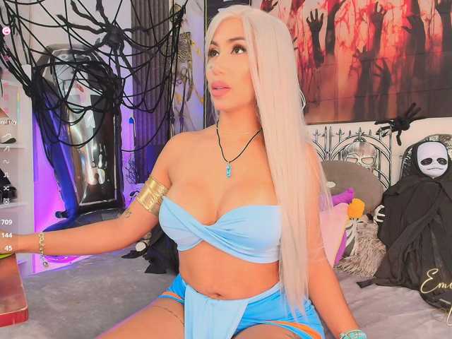 go to chat with EmilyLeah