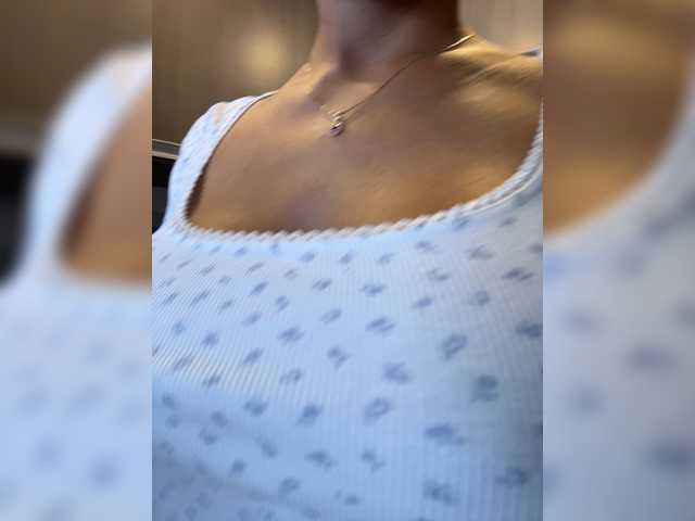 EmilyLeah live webcam show