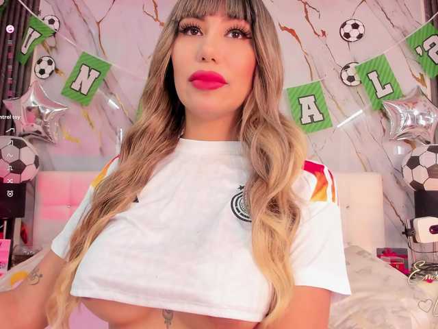 EmilyLeah live cam on BongaCams
