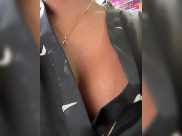 EmilyLeah live webcam show