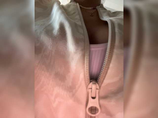 EmilyLeah live cam on BongaCams