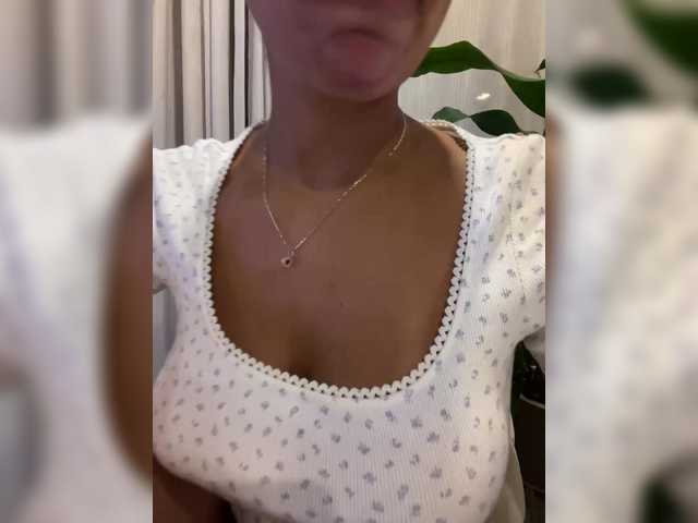 EmilyLeah live webcam show
