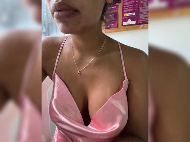 EmilyLeah live webcam show