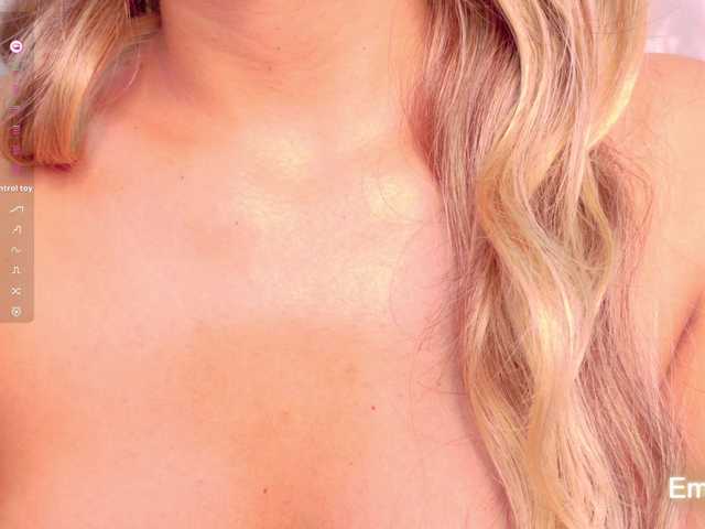 EmilyLeah live cam on BongaCams