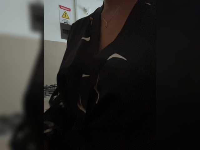 EmilyLeah live cam on BongaCams