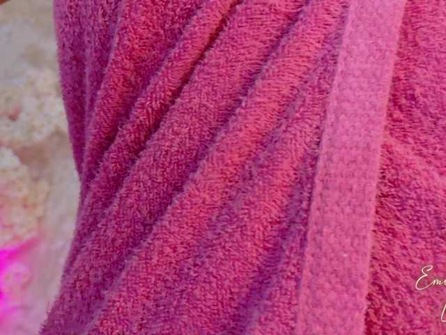 EmilyLeah's BongaCams show and profile