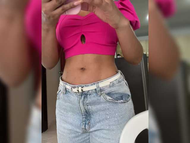 EmilyLeah live cam on BongaCams