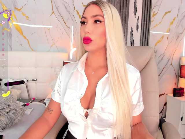 EmilyLeah live webcam show