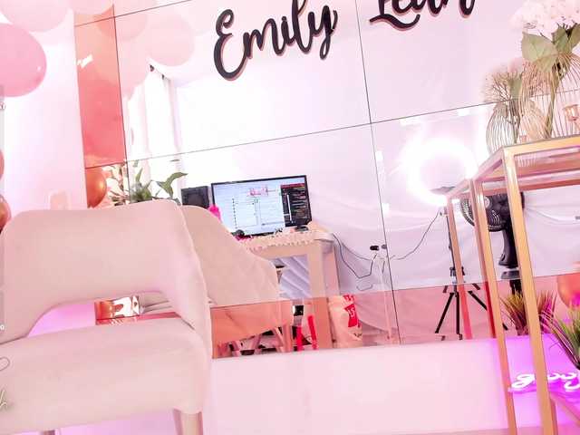 EmilyLeah live cam on BongaCams