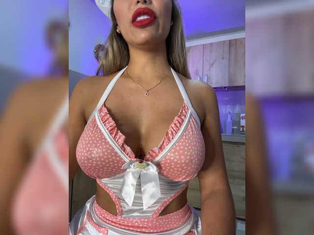 EmilyLeah live cam on BongaCams