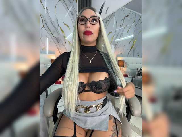 EmilyLeah live webcam show
