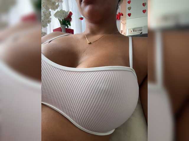 EmilyLeah live cam on BongaCams