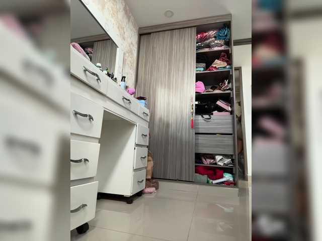 EmilyLeah live cam