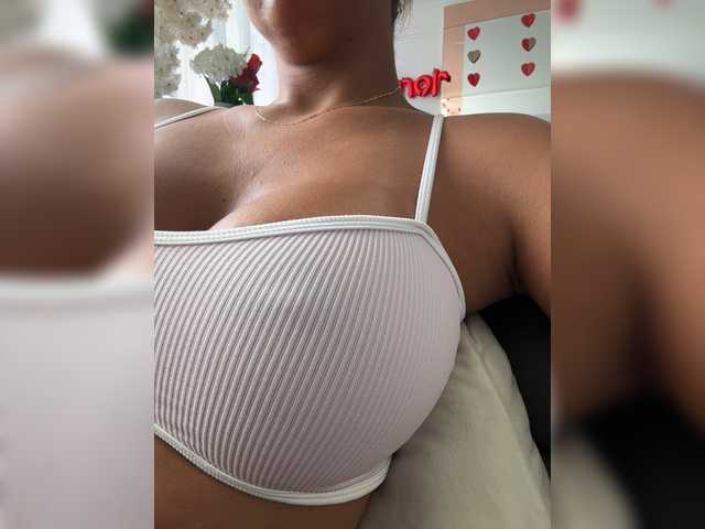 EmilyLeah live cam on BongaCams