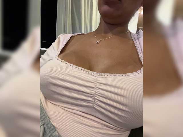 EmilyLeah live webcam show