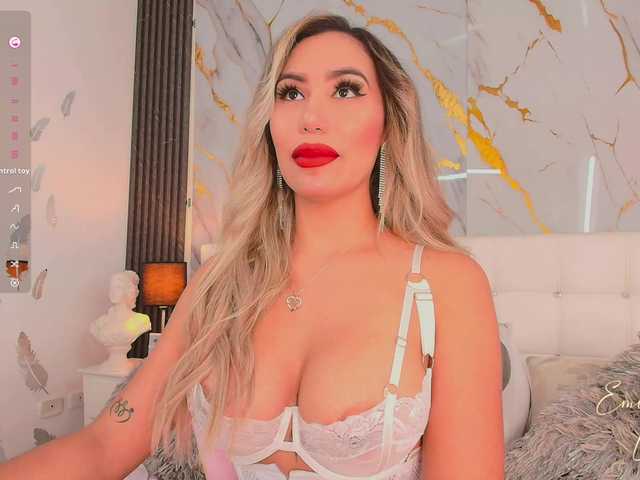 Sex chat gratuit in direct cu EmilyLeah pe BongaCams