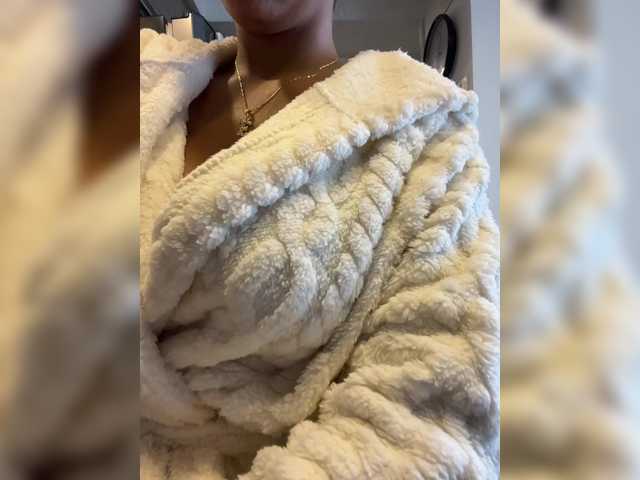 EmilyLeah live cam on BongaCams