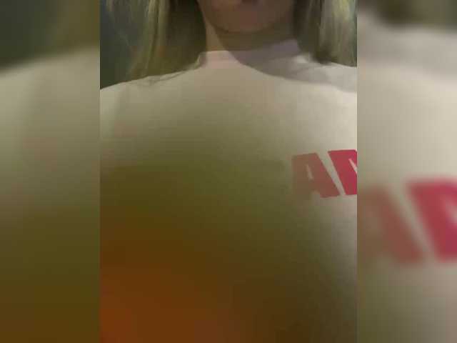 EmilyLeah live cam on BongaCams