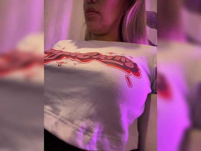 EmilyLeah live cam on BongaCams