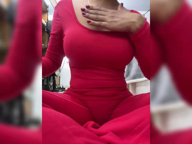 EmilyLeah live cam on BongaCams