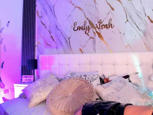 EmilyLeah live cam on BongaCams