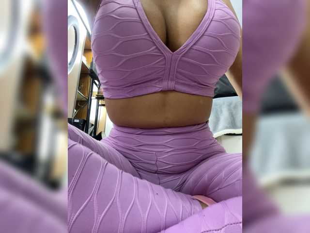 EmilyLeah live cam preview