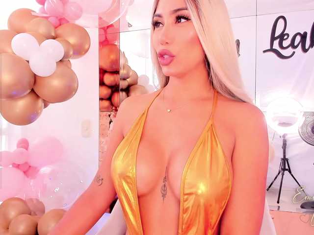 EmilyLeah live cam on BongaCams