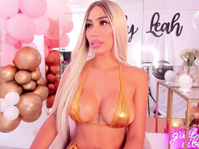 EmilyLeah live cam