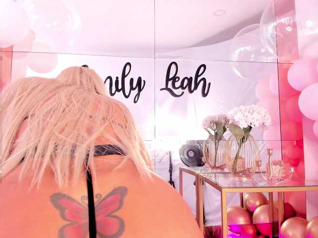 EmilyLeah live cam on BongaCams