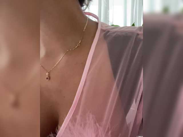 EmilyLeah live cam on BongaCams