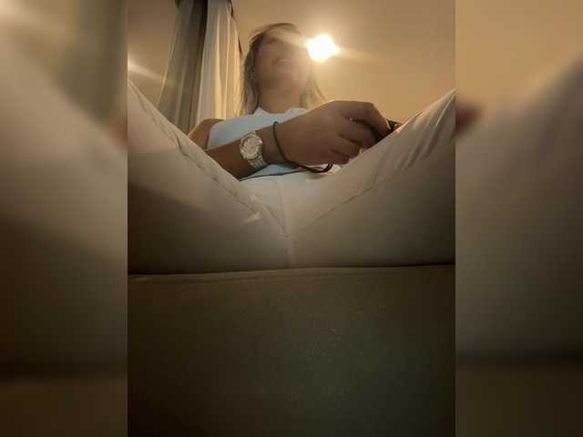 EmilyLeah — live female cam