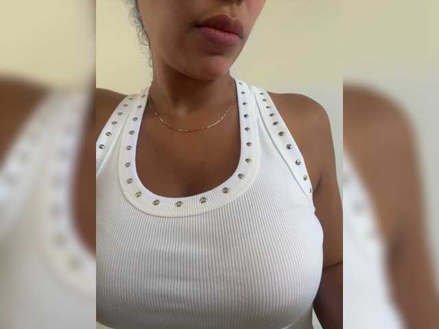 EmilyLeah live cam on BongaCams