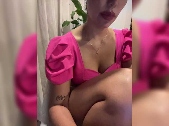 EmilyLeah live cam on BongaCams