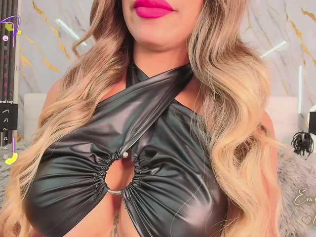 EmilyLeah Nude Live Sex Shows