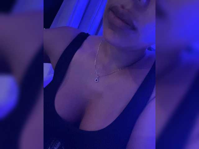 EmilyLeah live webcam show