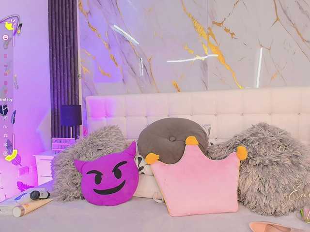 EmilyLeah live webcam show