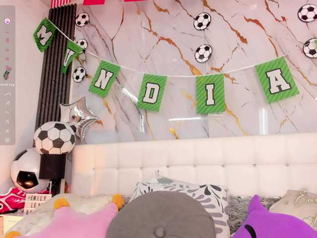 EmilyLeah live cam on BongaCams