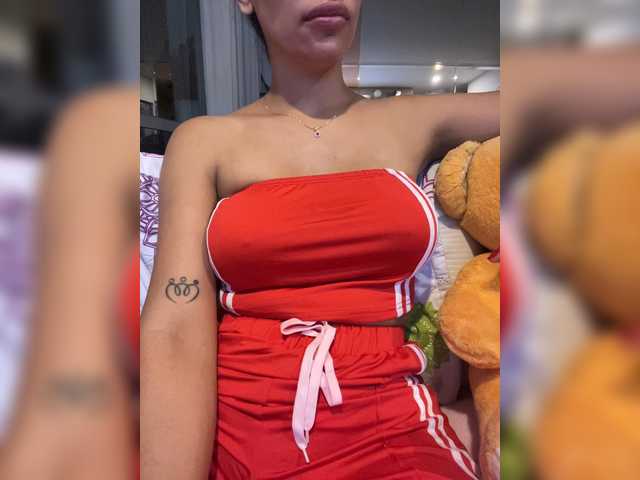 EmilyLeah live cam on BongaCams