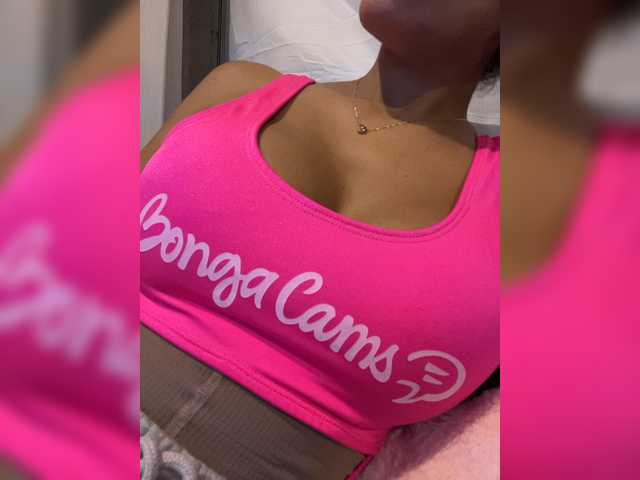 EmilyLeah live cam on BongaCams