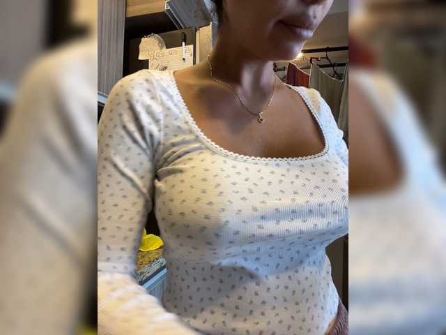 EmilyLeah live webcam show