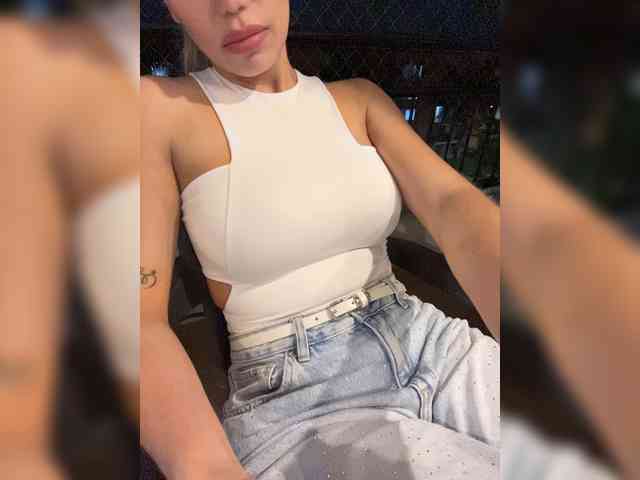 EmilyLeah webcam