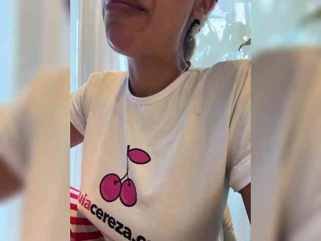 EmilyLeah webcam