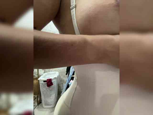 EmilyLeah webcam