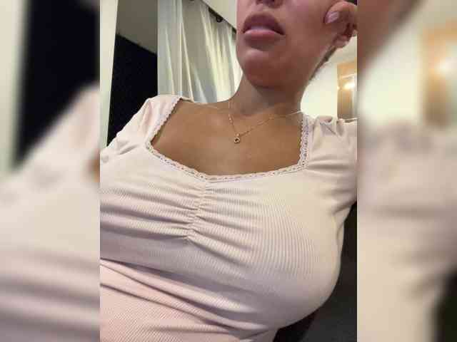 EmilyLeah webcam